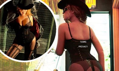 Beyonce wears sexy lingerie and stockings to present a racier side | Daily Mail Online