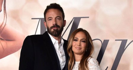 Are Jennifer Lopez and Ben Affleck Married? Obtain Marriage License